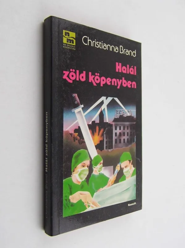 Christianna Brand: Halál zöld köpenyben Ajánlat